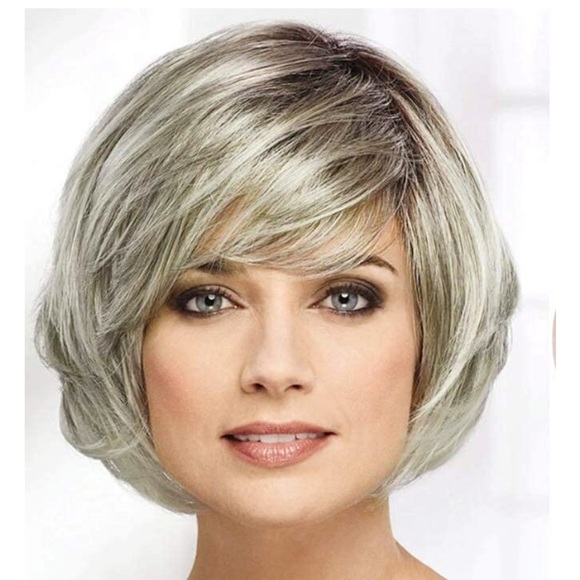 Women Synthetic Hair Short Layered Curly with Bangs Silver Grey Wig None Lace - Picture 1 of 11